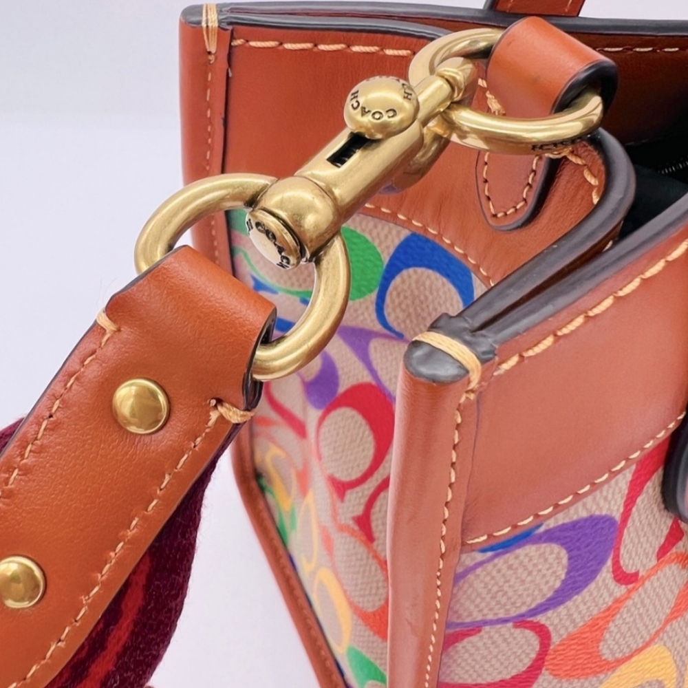 Coach Bags Field Tote 22 Rainbow Signature Canvas Pride Collection - Picture 11 of 15